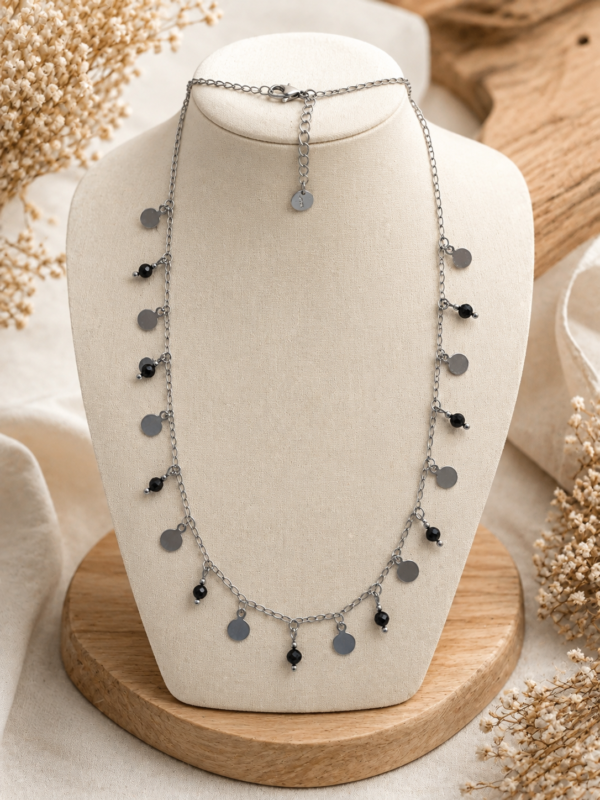 collier spinelle noire facettee