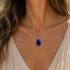 collier acier porté lapis lazuli